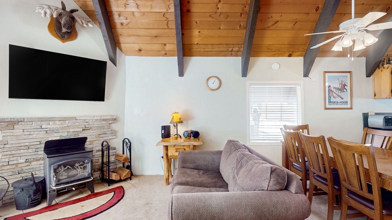 Photo of Livingroom in Mammoth Lakes