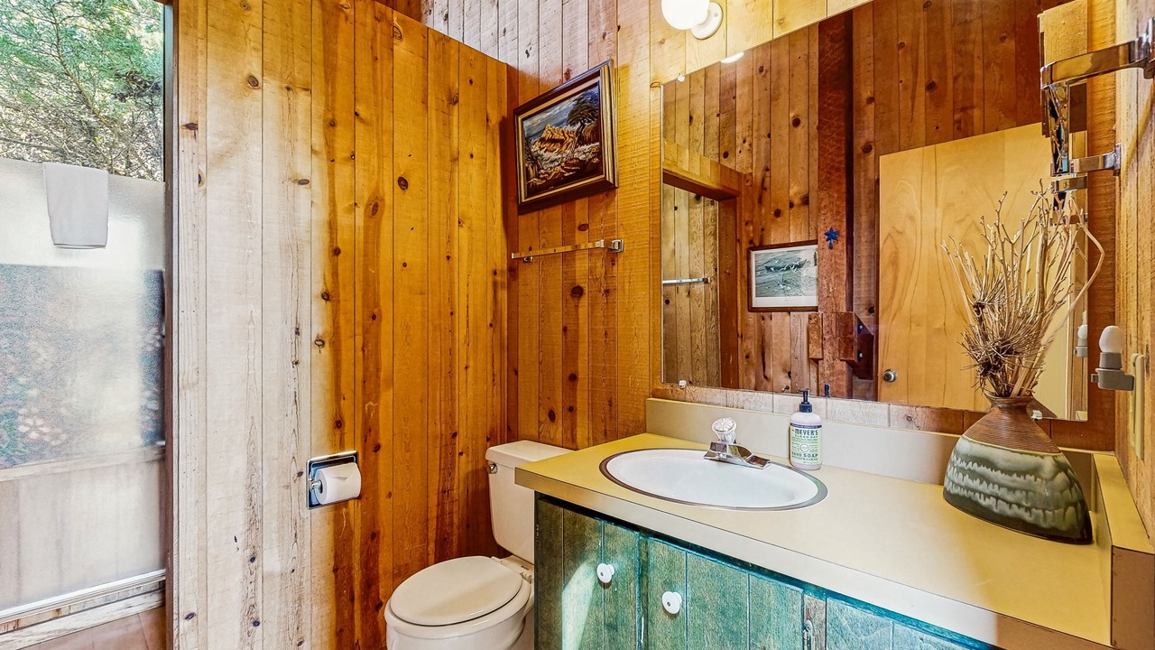 Photo of Bathroom in Sea Ranch