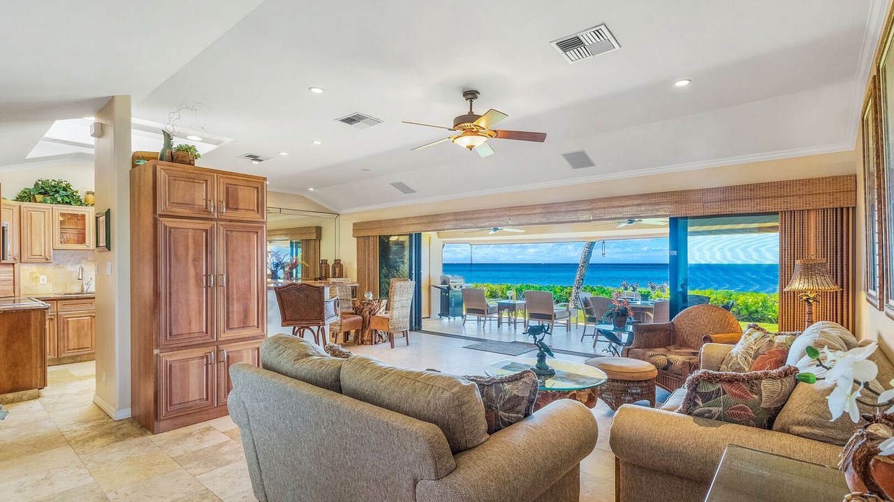 Photo of Others in Downtown Lahaina