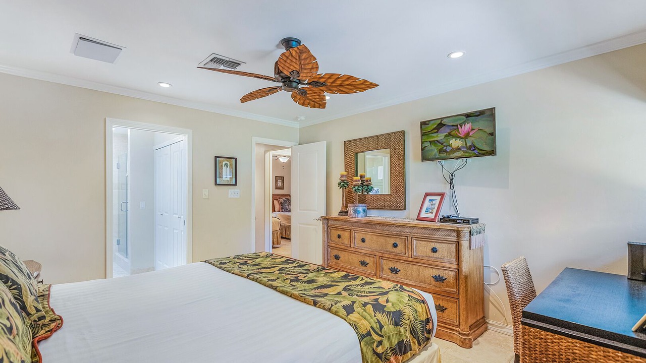 Photo of Bedroom in Downtown Lahaina