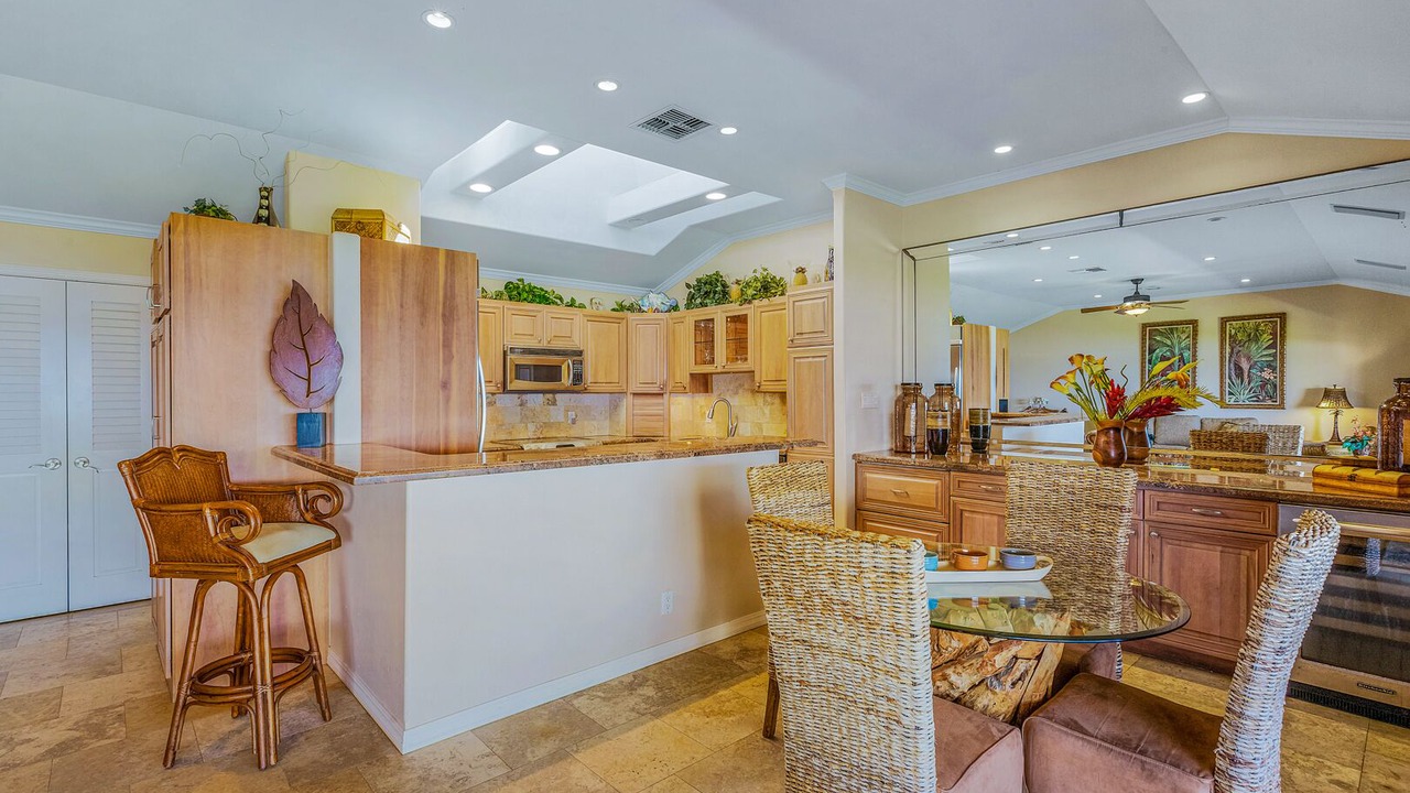 Photo of Others in Downtown Lahaina