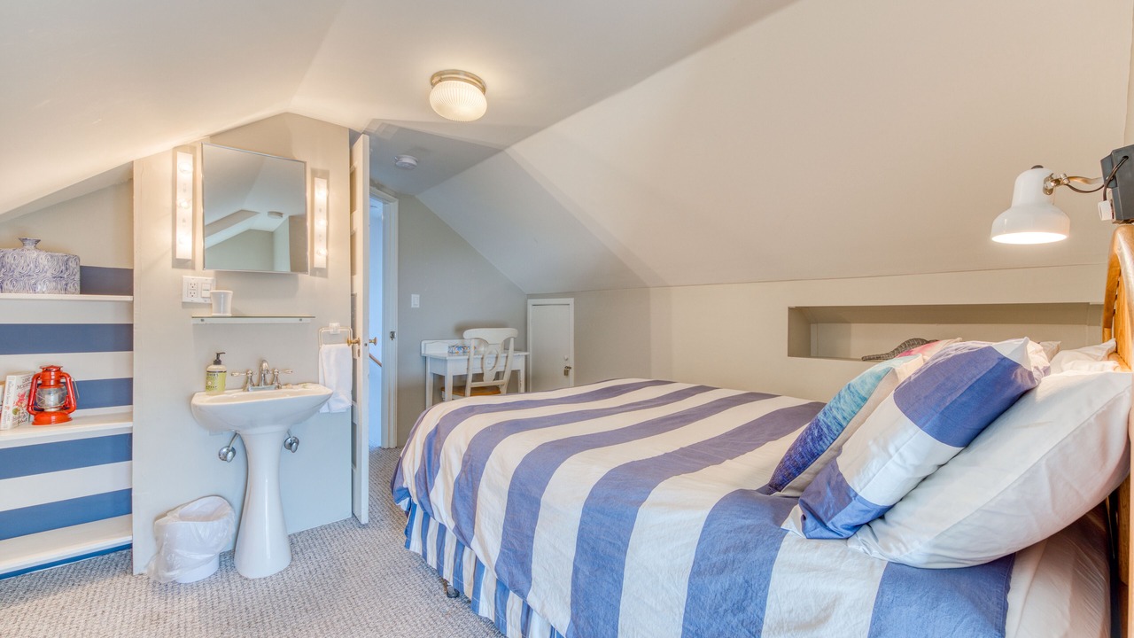 Photo of Bedroom in Oceanside