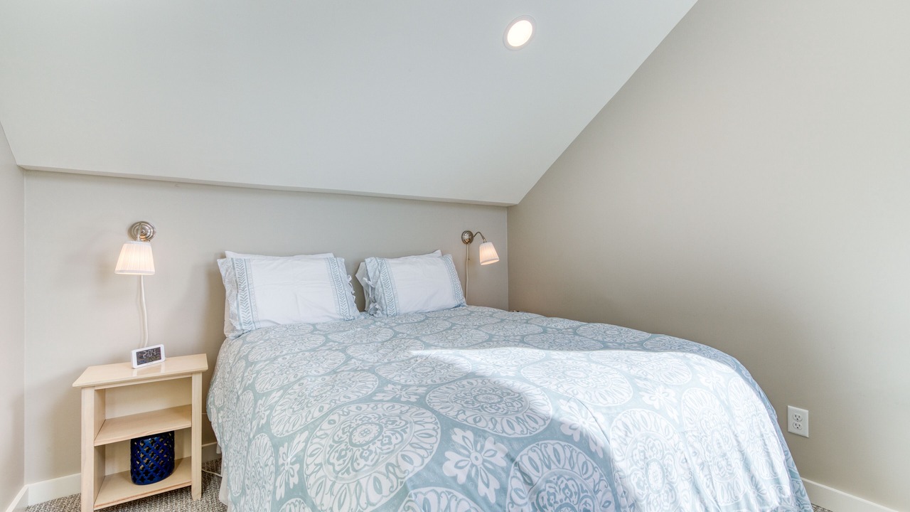 Photo of Bedroom in Oceanside