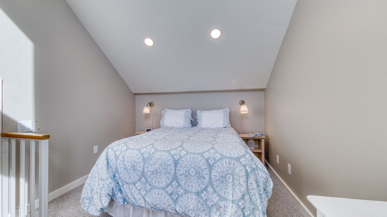 Photo of Bedroom in Oceanside