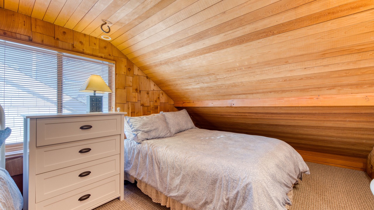 Photo of Bedroom in Oceanside