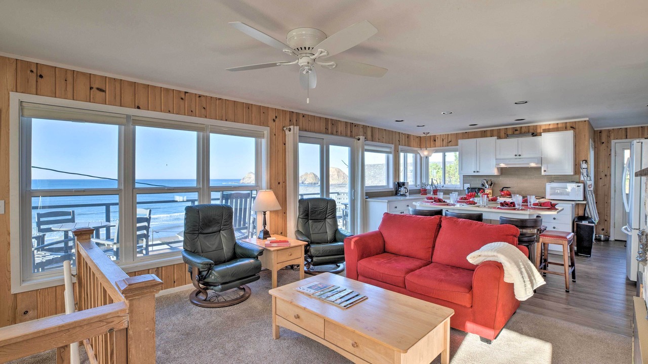 Photo of Livingroom in Oceanside