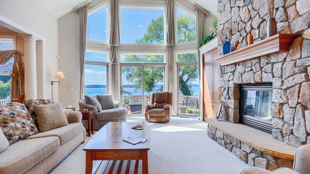 Photo of Livingroom in Town of Varick