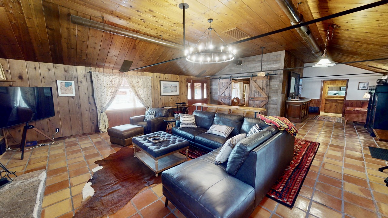 Photo of Livingroom in Spanish Valley