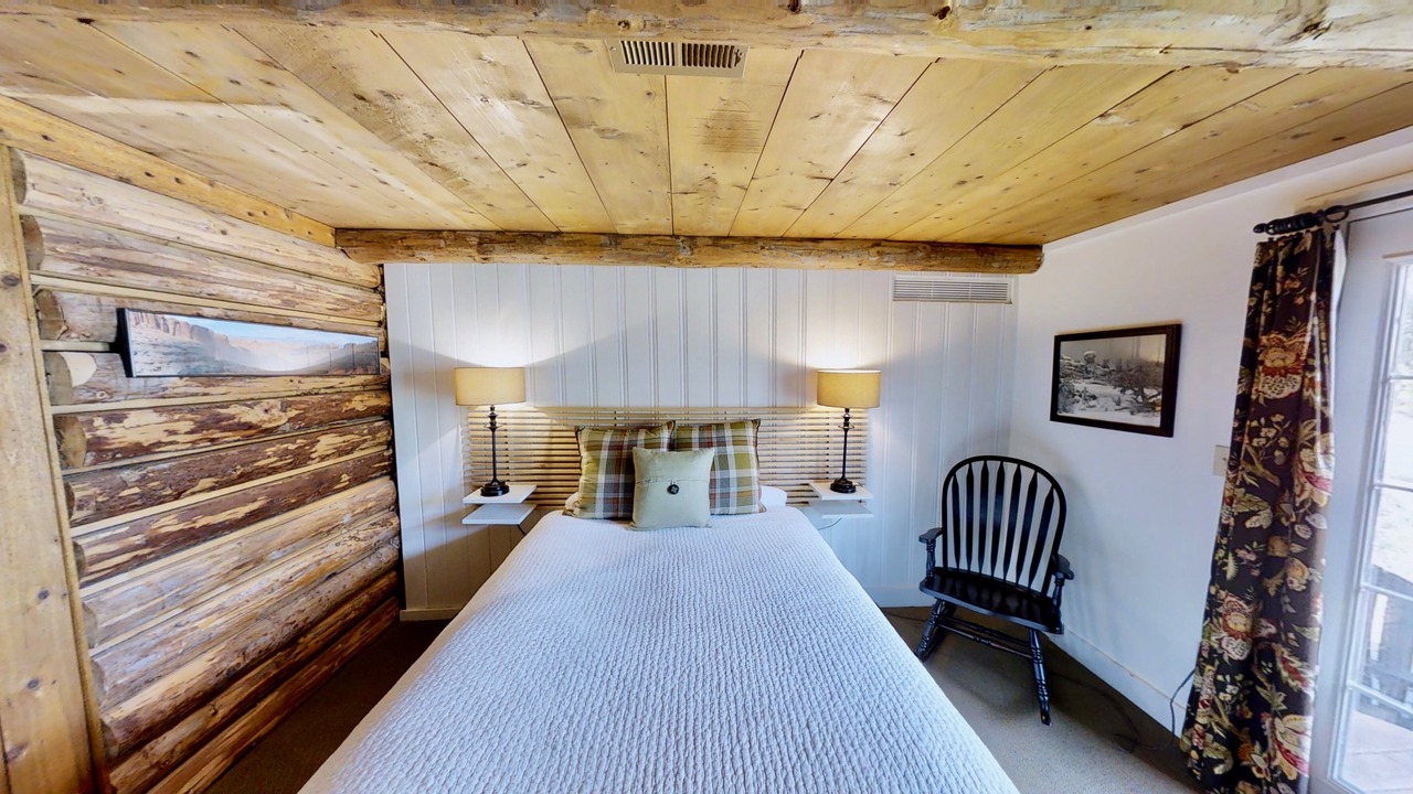 Photo of Bedroom in Spanish Valley