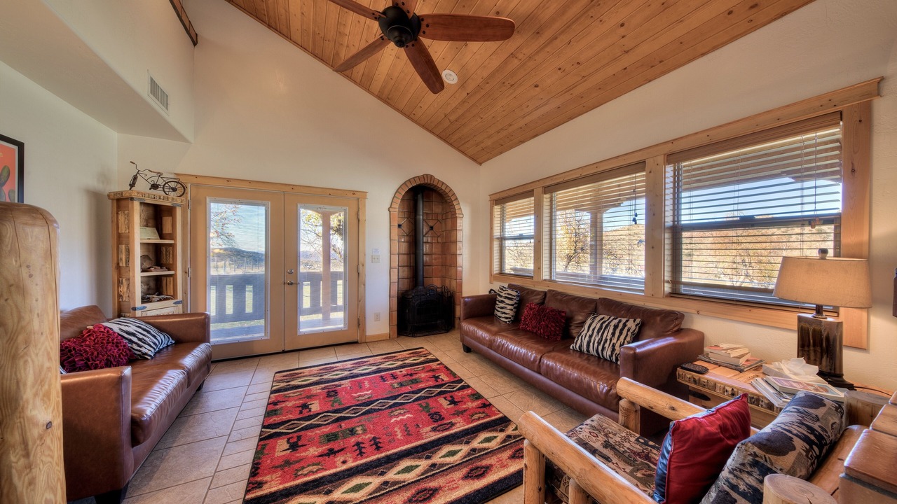 Photo of Livingroom in Spanish Valley