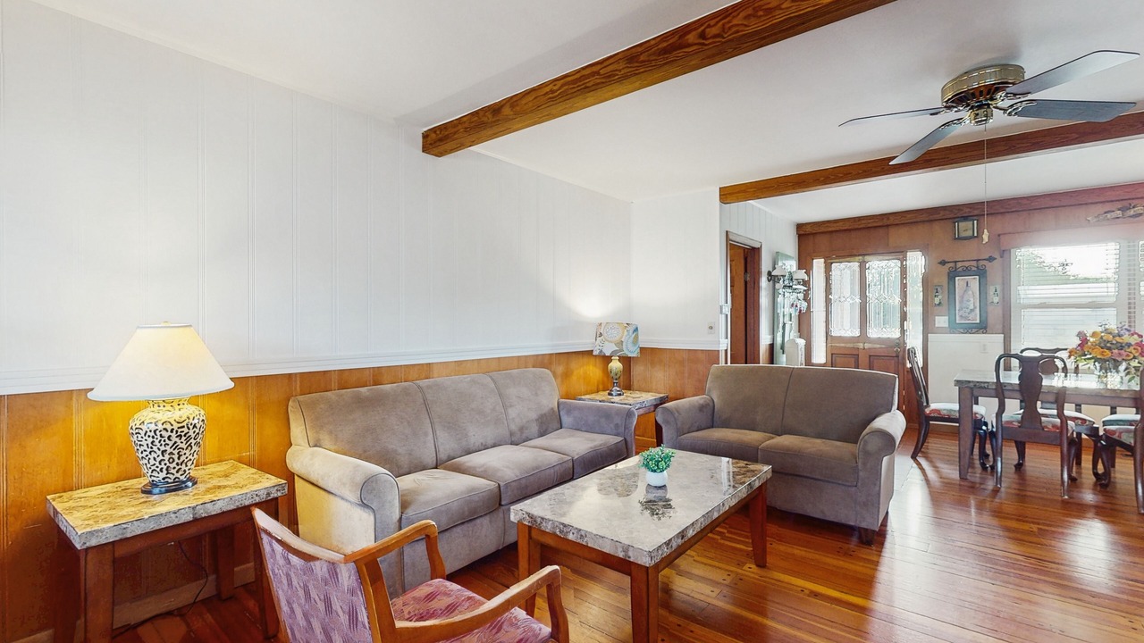 Photo of Livingroom in Fredericksburg