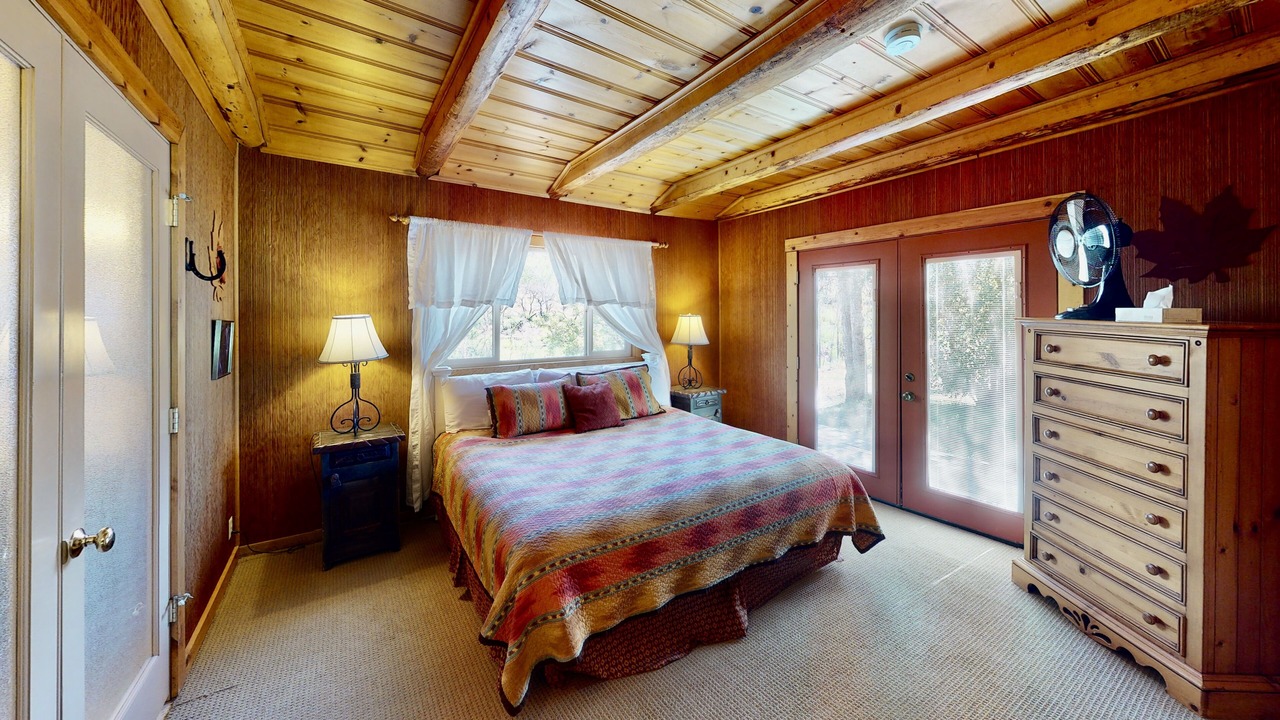 Photo of Bedroom in Spanish Valley