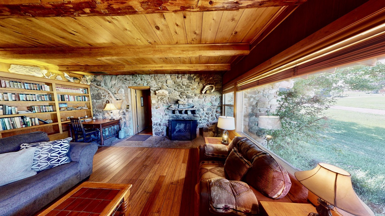 Photo of Livingroom in Spanish Valley