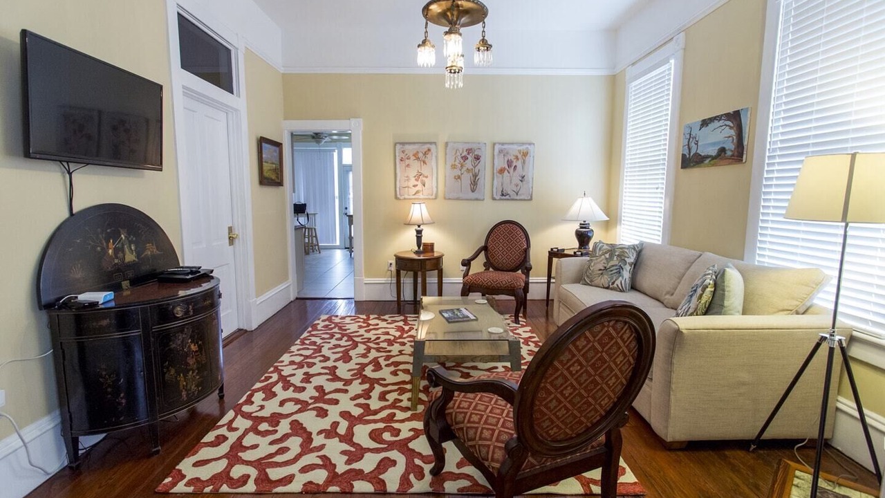 Photo of Bedroom in Historic District - North