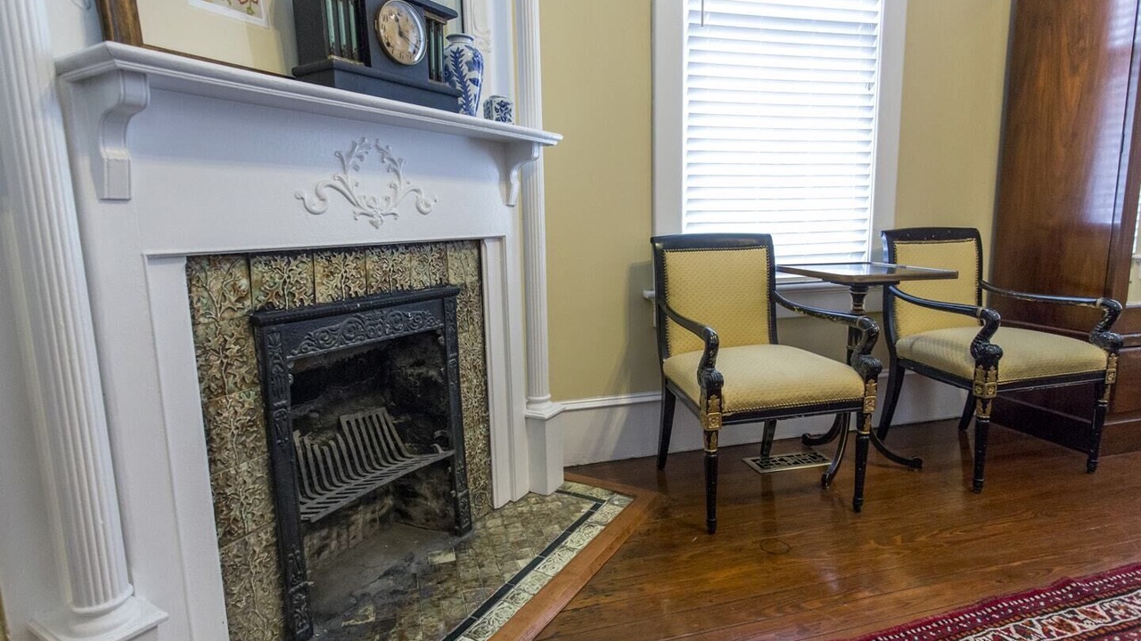 Photo of Bedroom in Historic District - North