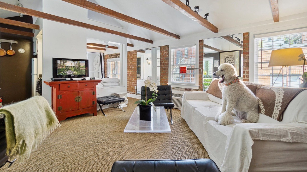 Photo of Livingroom in Historic Downtown Savannah