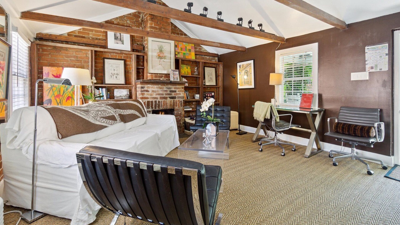 Photo of Livingroom in Historic Downtown Savannah