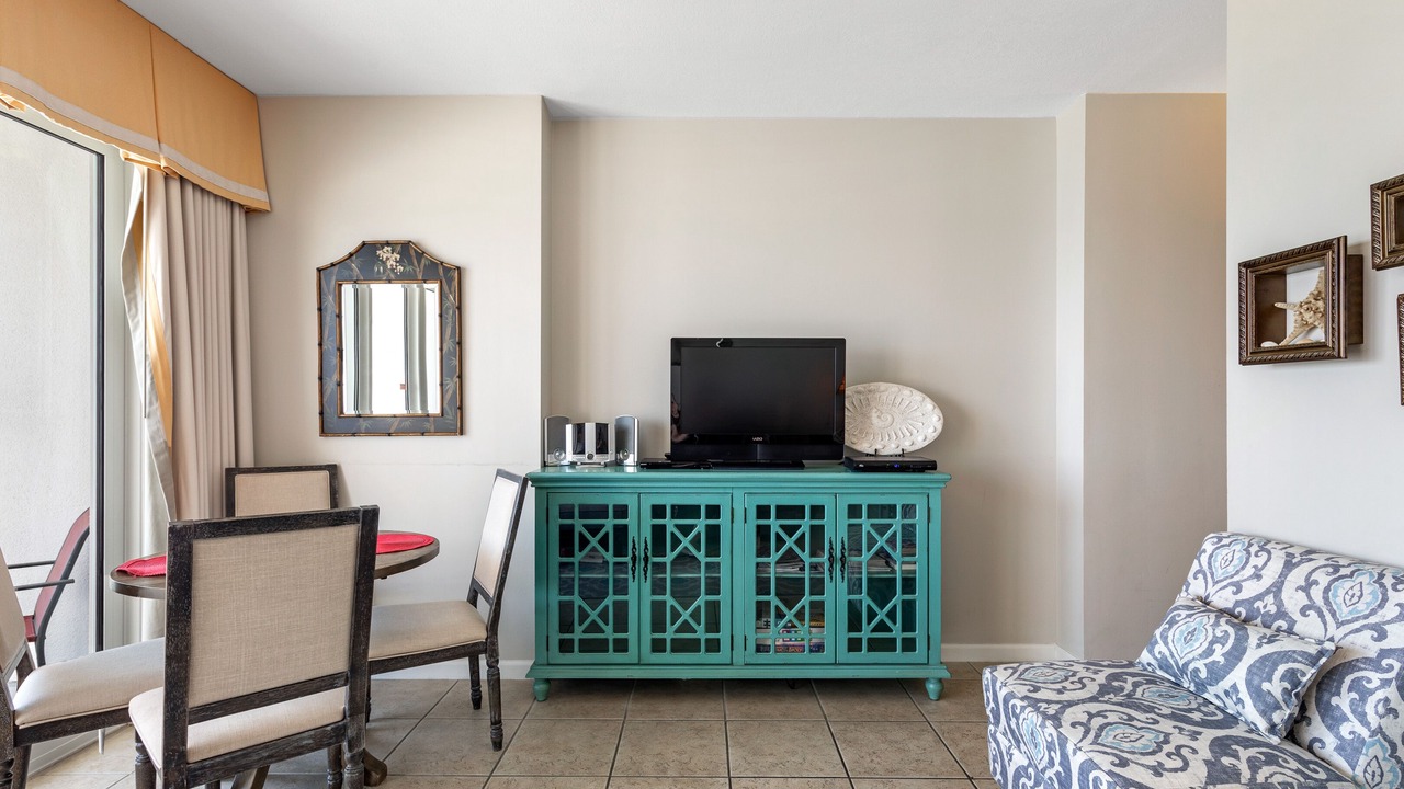 Photo of Livingroom in Ono Island