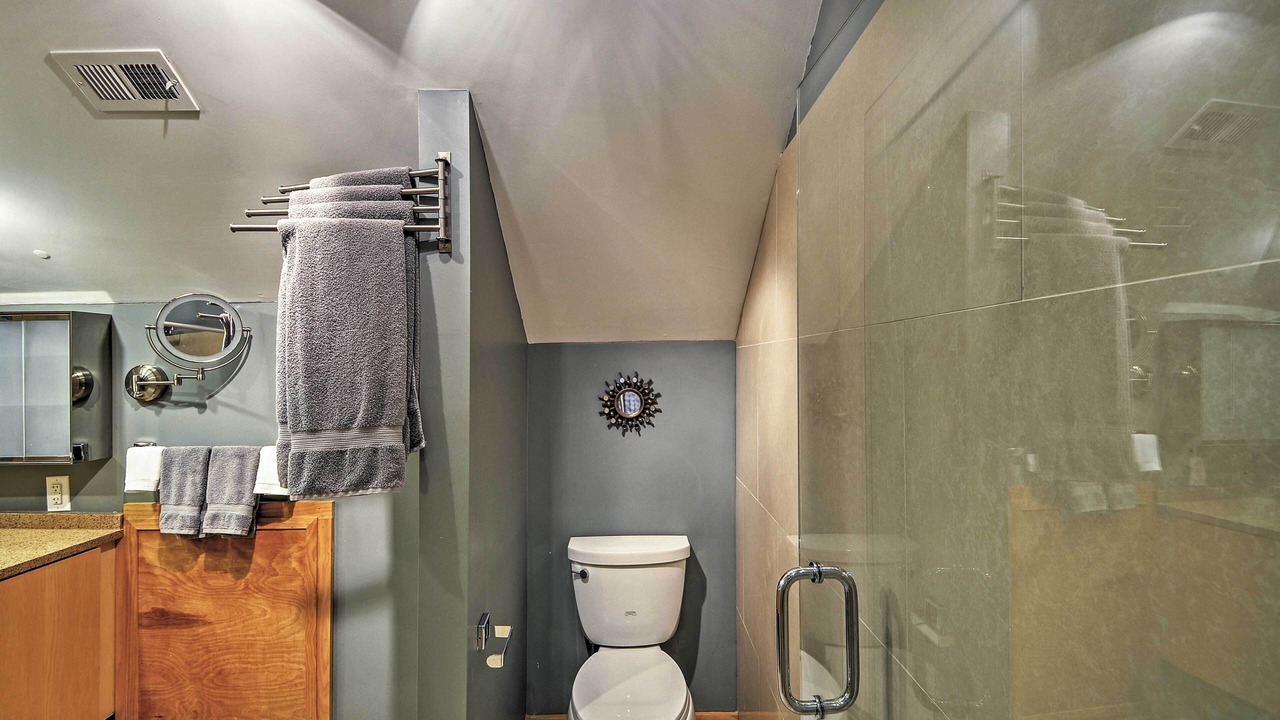 Photo of Bathroom in Cabbagetown