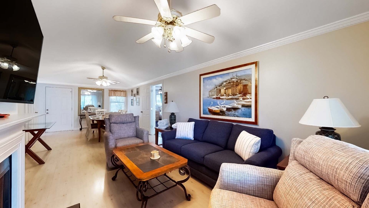 Photo of Livingroom in Twin Oaks