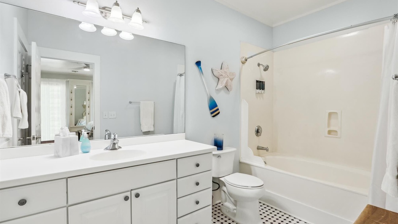 Photo of Bathroom in Melrose on the Beach