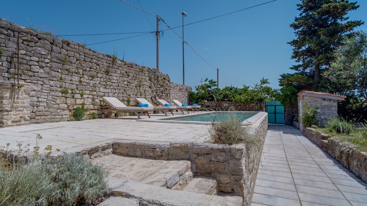 Photo of Outdoor in Osor