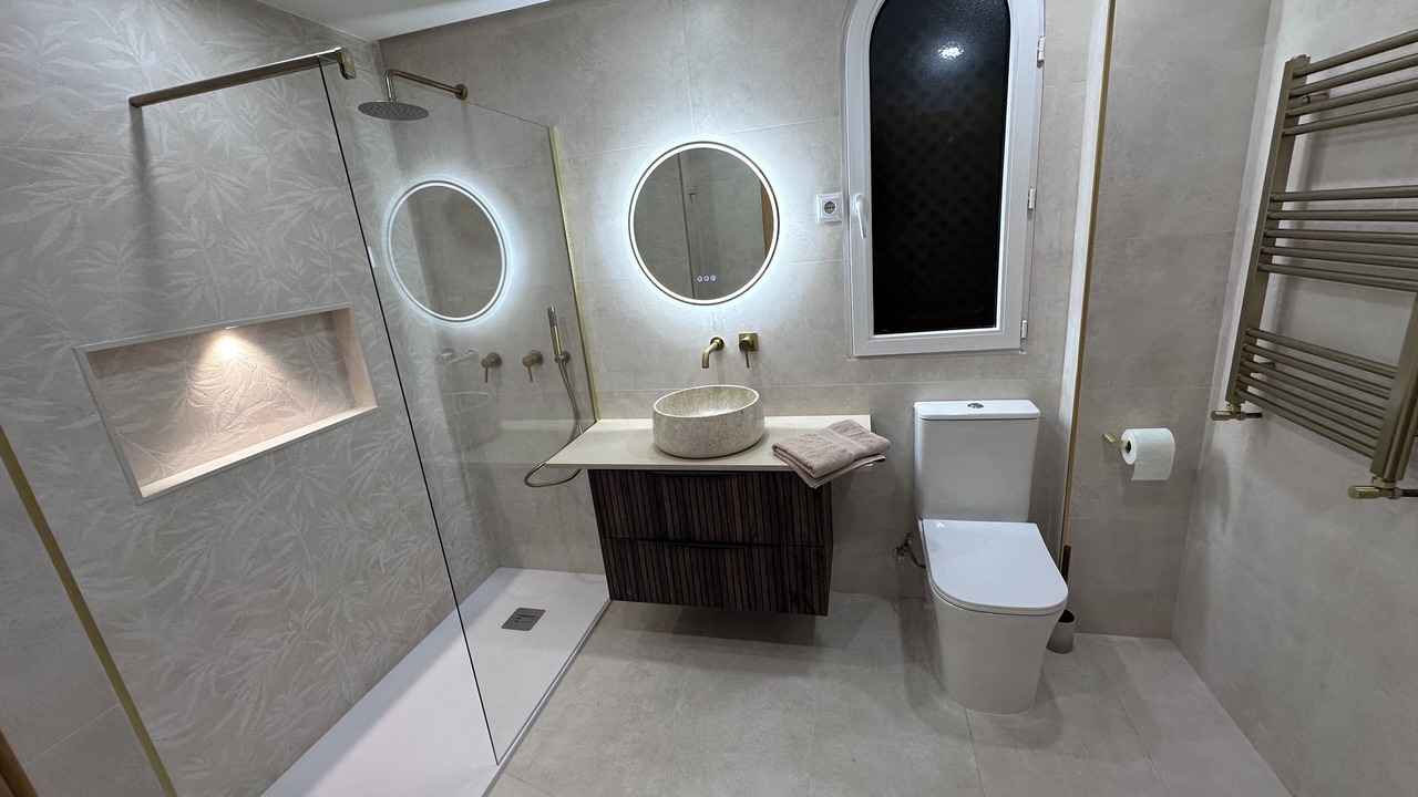 Photo of Bathroom in Roldan