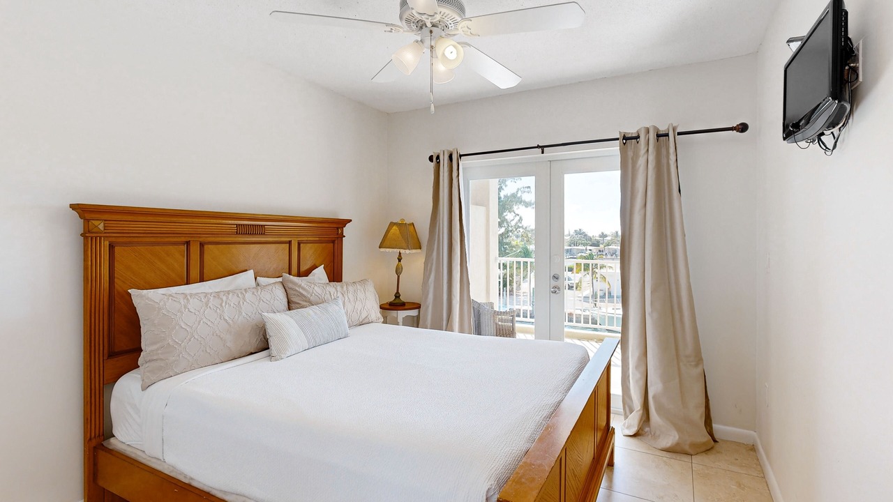 Photo of Bedroom in Key Colony Beach