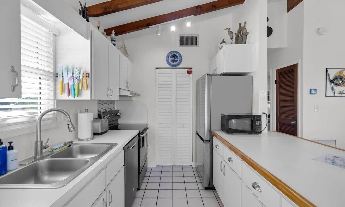 Photo of Kitchen in Key Colony Beach