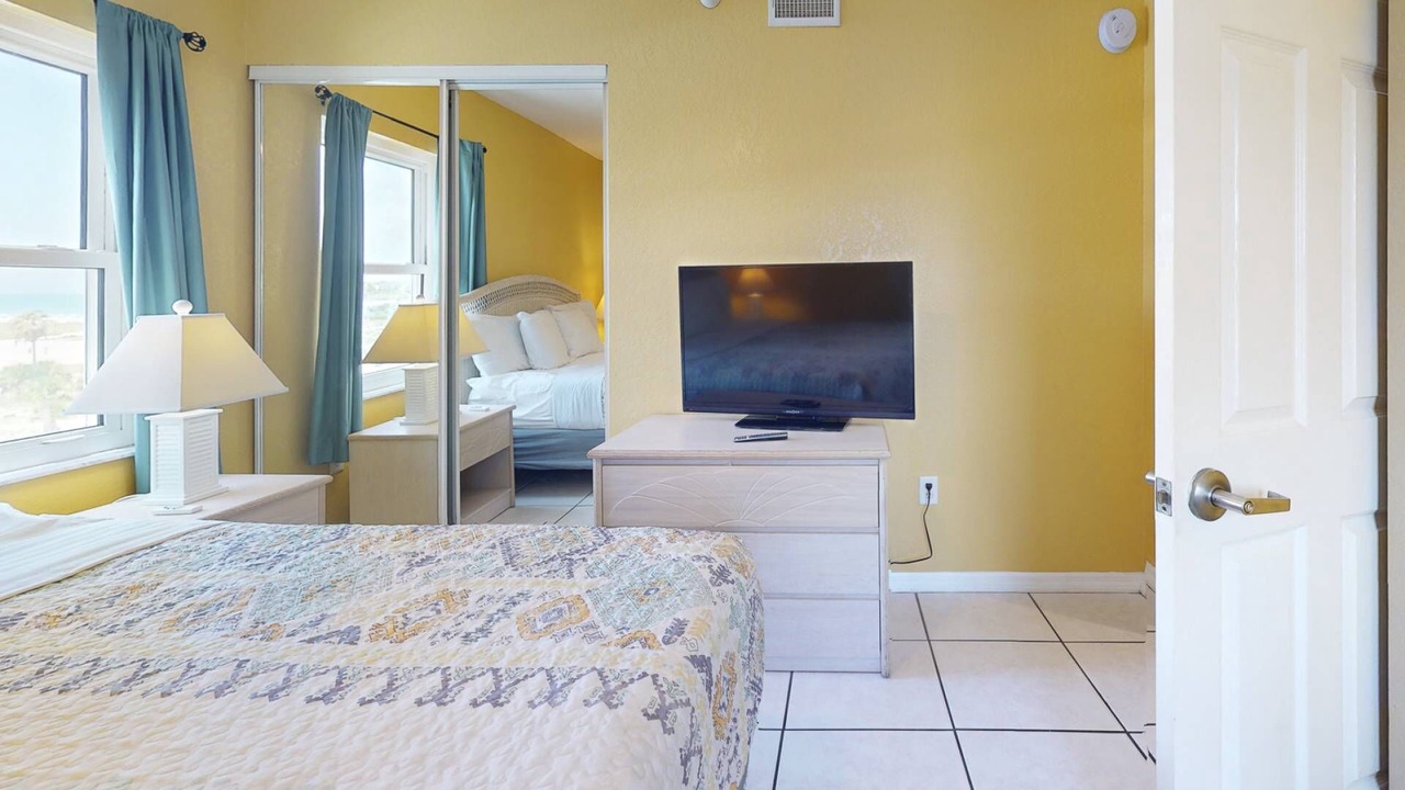Photo of Bedroom in Treasure Island