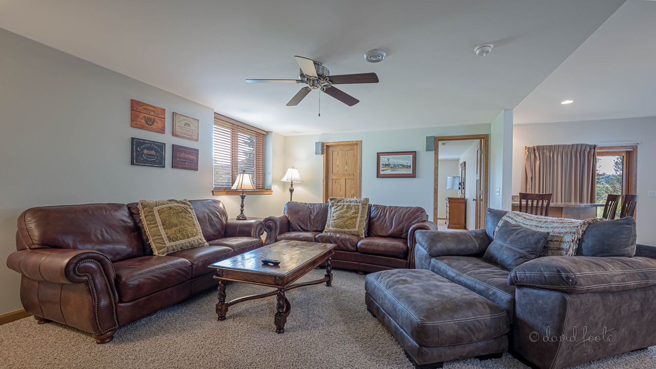 Photo of Livingroom in The Galena Territory