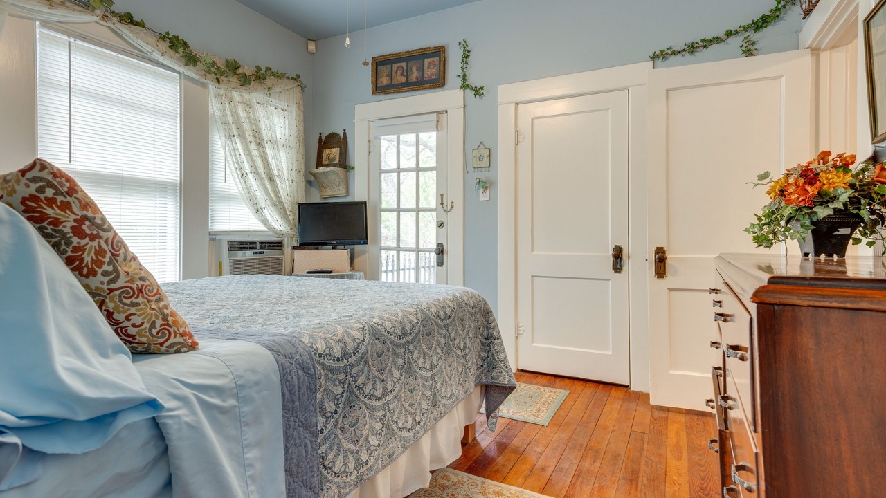 Photo of Bedroom in Canyon Lake