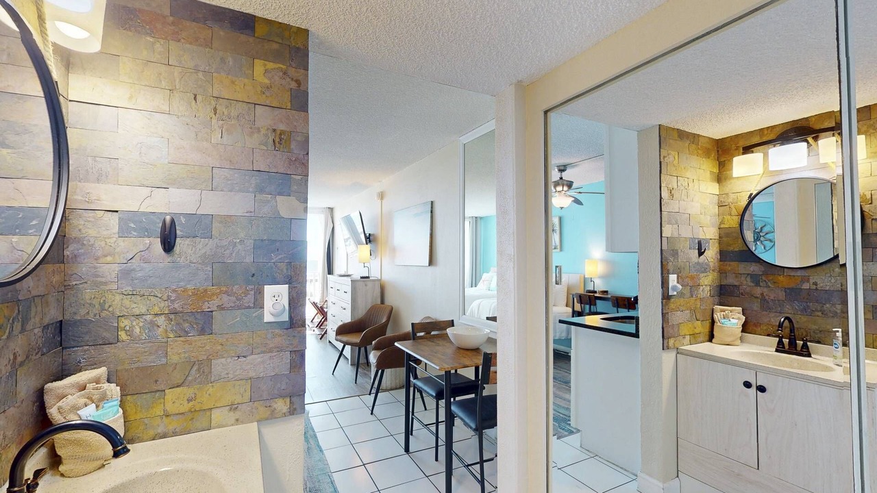 Photo of Bathroom in Treasure Island