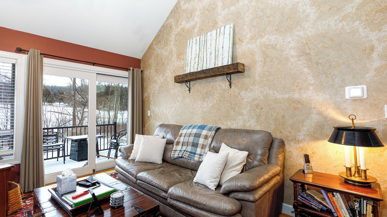 Photo of Livingroom in The Galena Territory