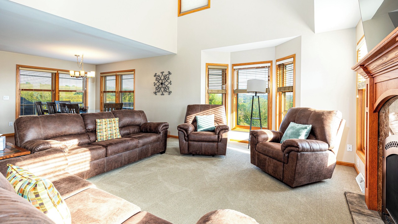 Photo of Livingroom in The Galena Territory