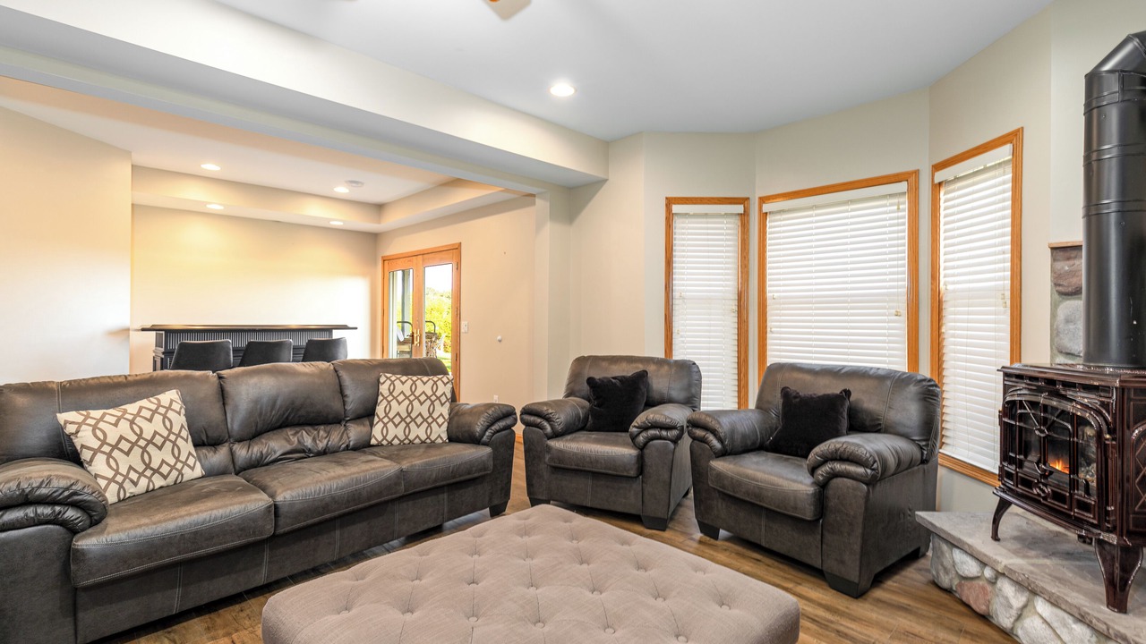 Photo of Livingroom in The Galena Territory