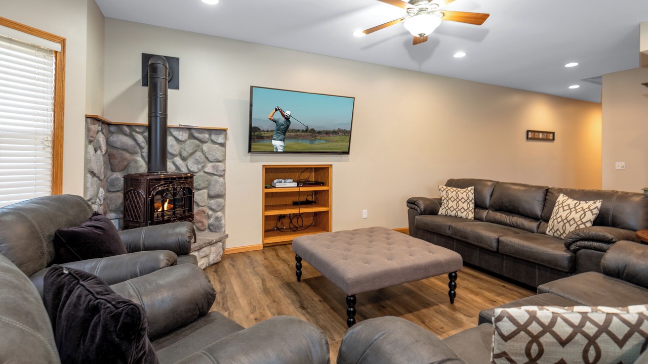 Photo of Livingroom in The Galena Territory