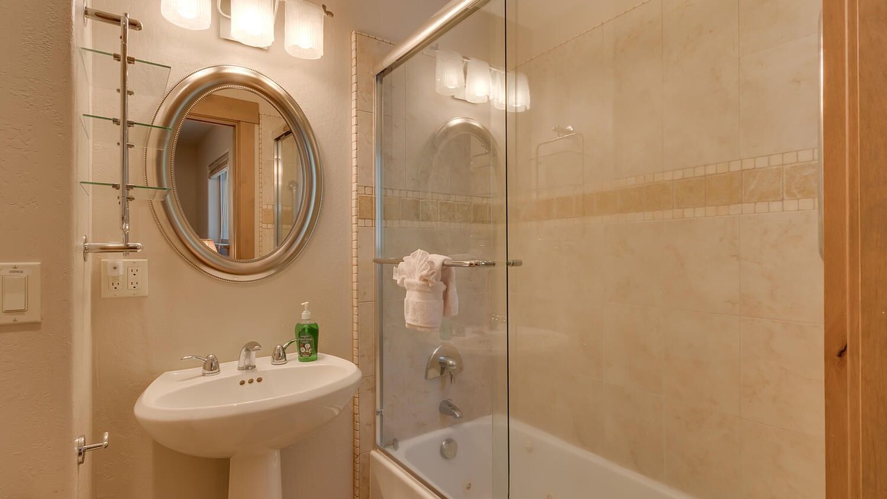 Photo of Bathroom in Lake Forest