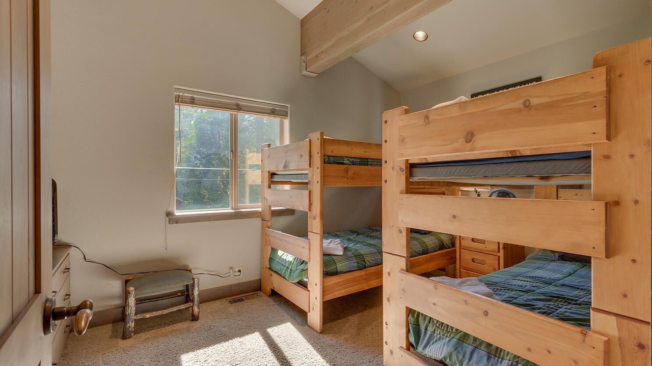 Photo of Bedroom in Lake Forest