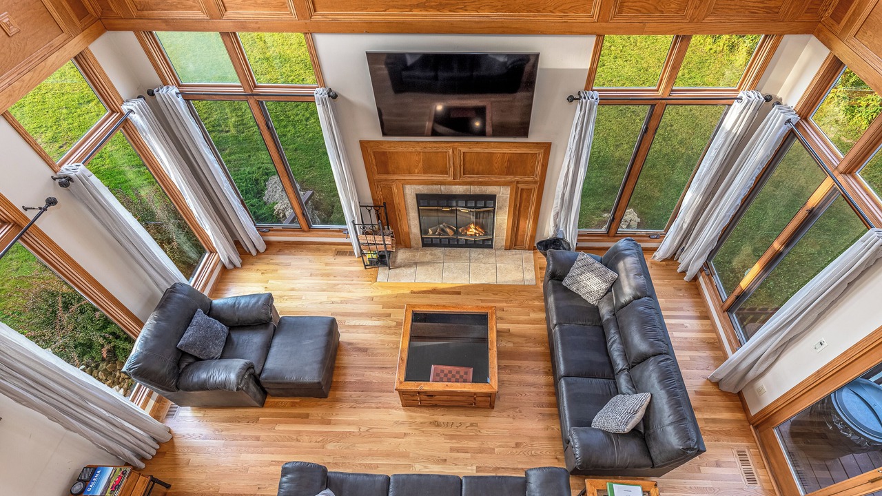 Photo of Livingroom in The Galena Territory