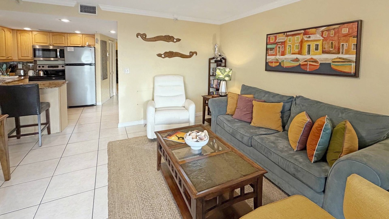 Photo of Livingroom in Treasure Island