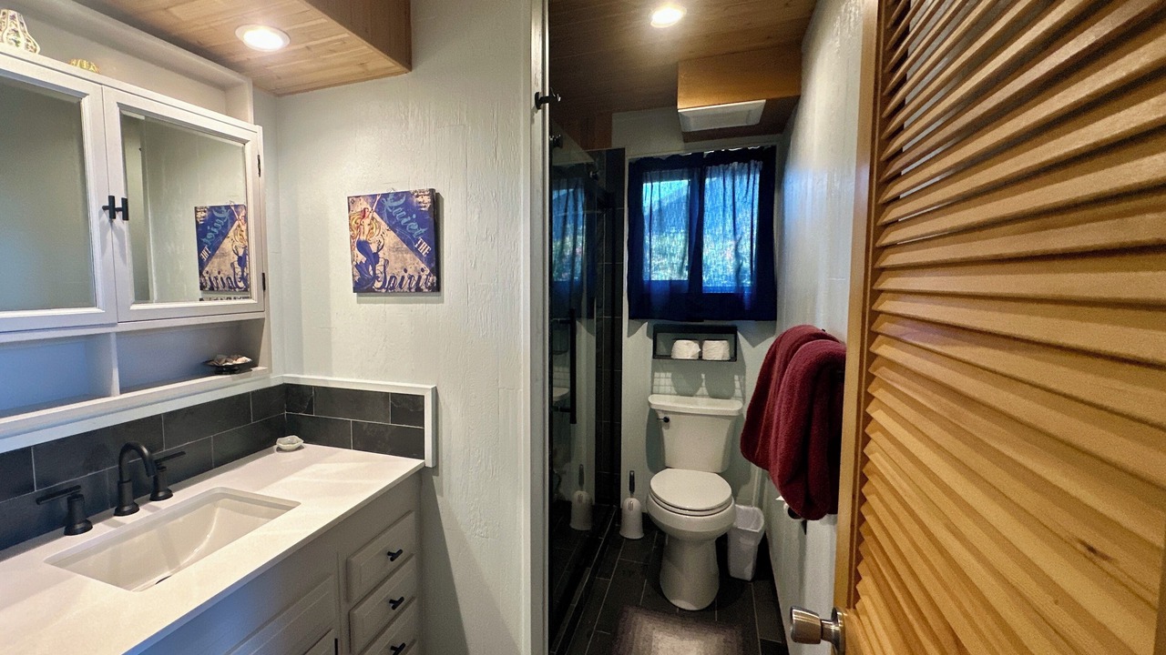 Photo of Bathroom in Sandpiper Village