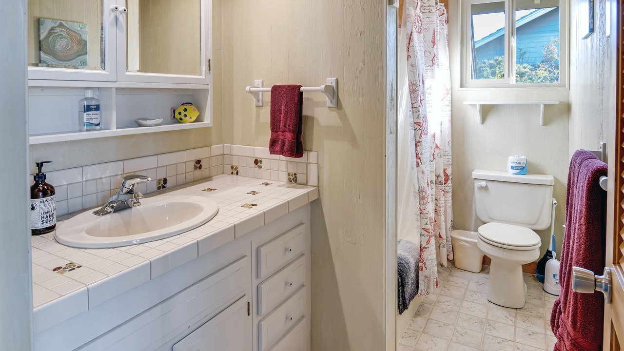 Photo of Bathroom in Sandpiper Village