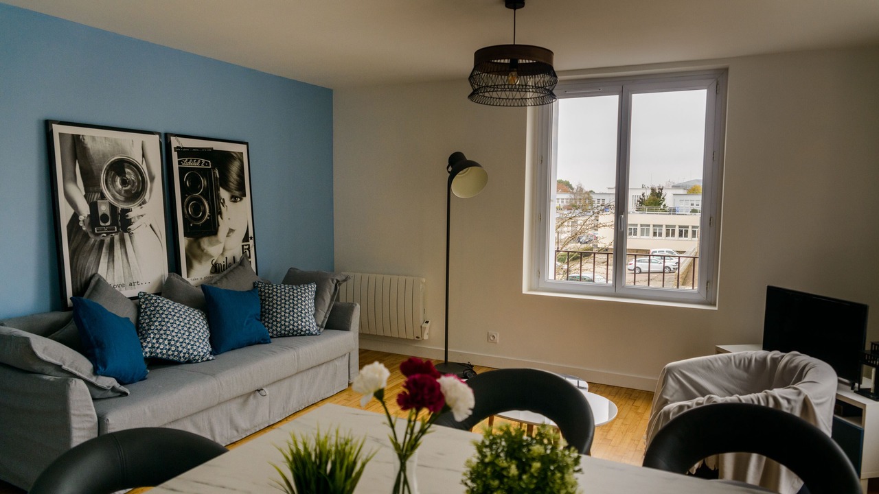 Photo of Livingroom in Downtown