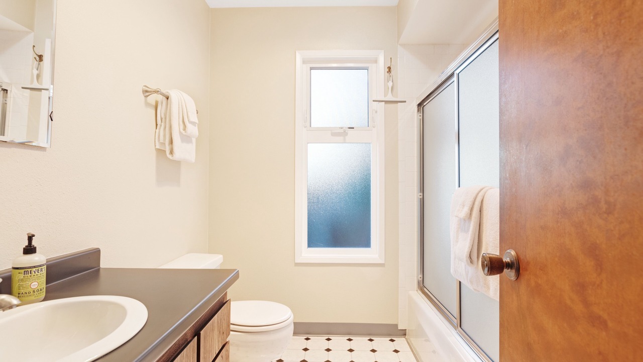 Photo of Bathroom in Bandon