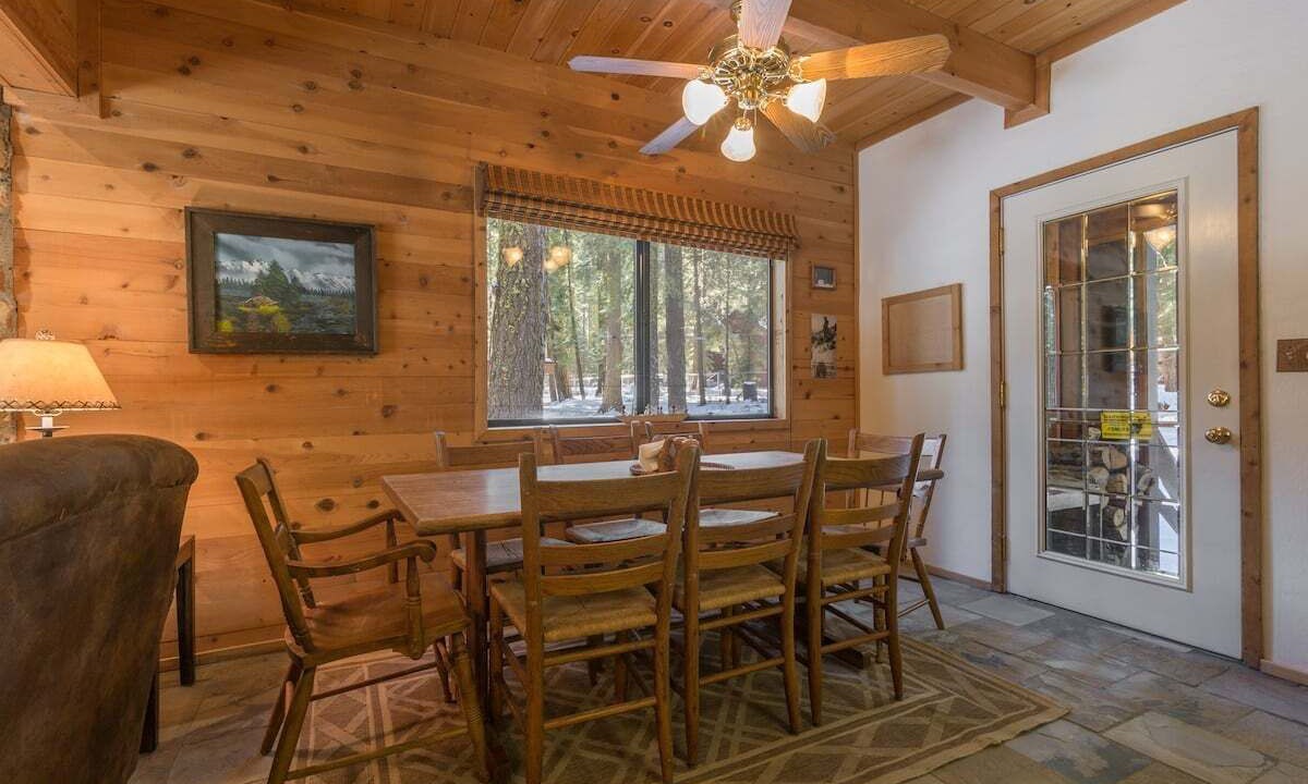 Photo of Livingroom in Tahoe Pines