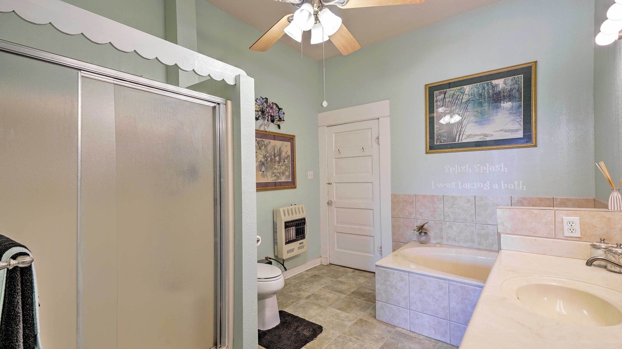 Photo of Bathroom in Lampasas