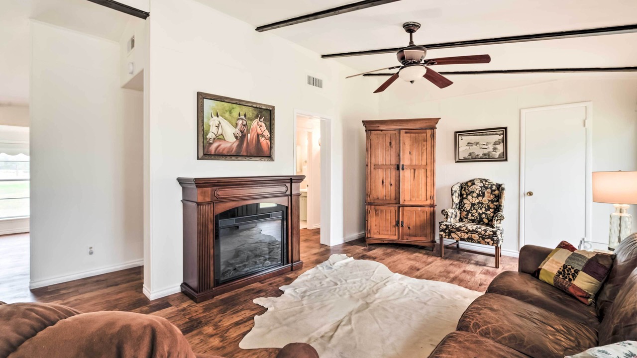Photo of Livingroom in Carmine