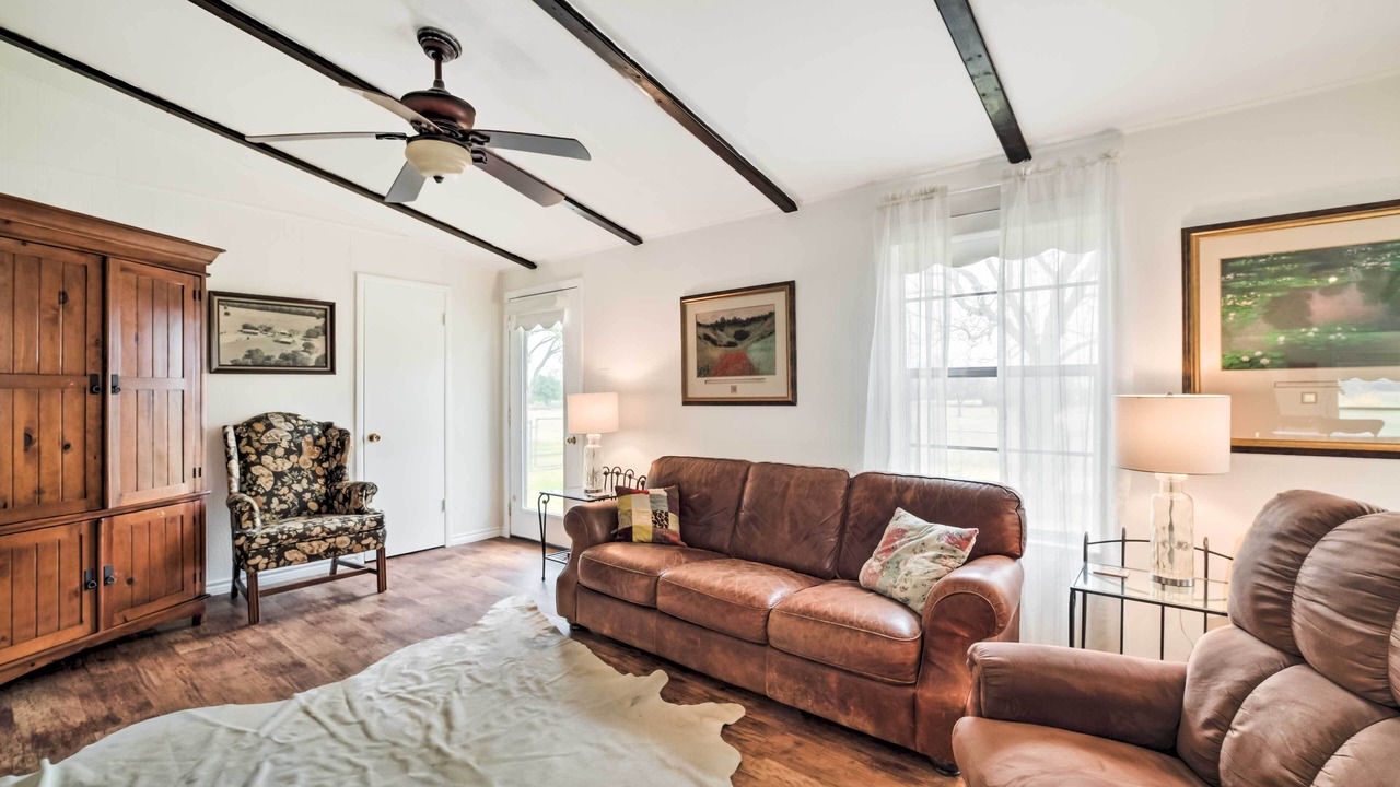 Photo of Livingroom in Carmine