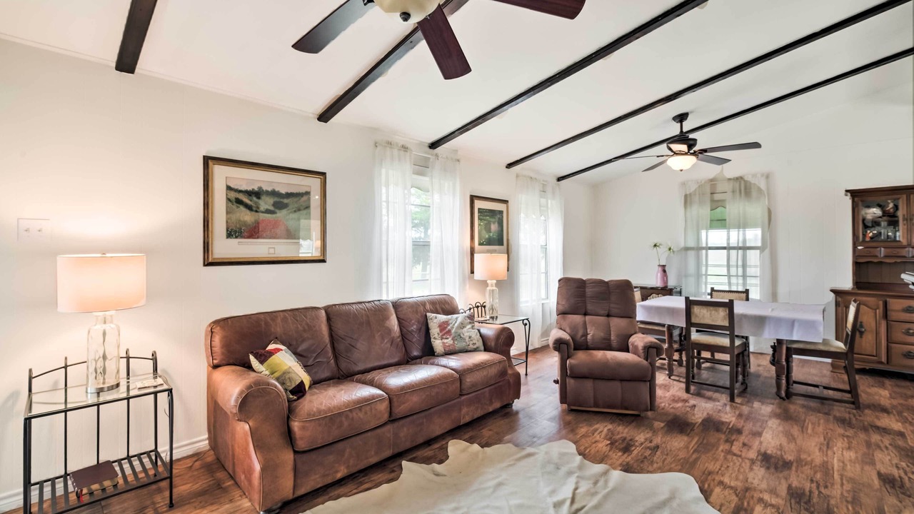 Photo of Livingroom in Carmine